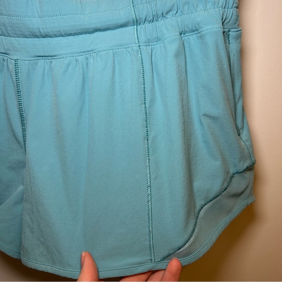 Lululemon Hotty Hot Short II *2.5” in Eton Blue Size 12 - Picture 6 of 13